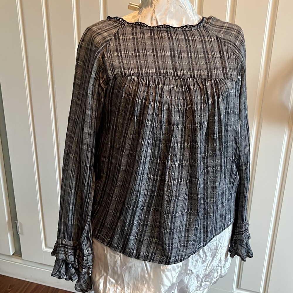Lucky Brand Woman’s Blouse with flare sleeves